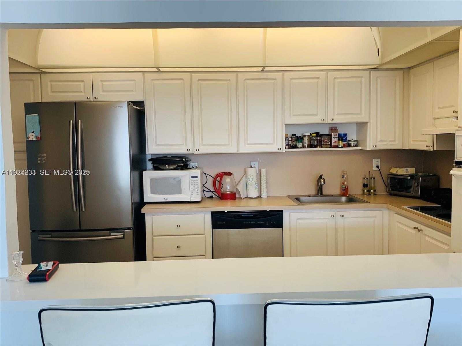 Small Image of 19380 COLLINS AVE #1423, Sunny Isles Beach Number 3