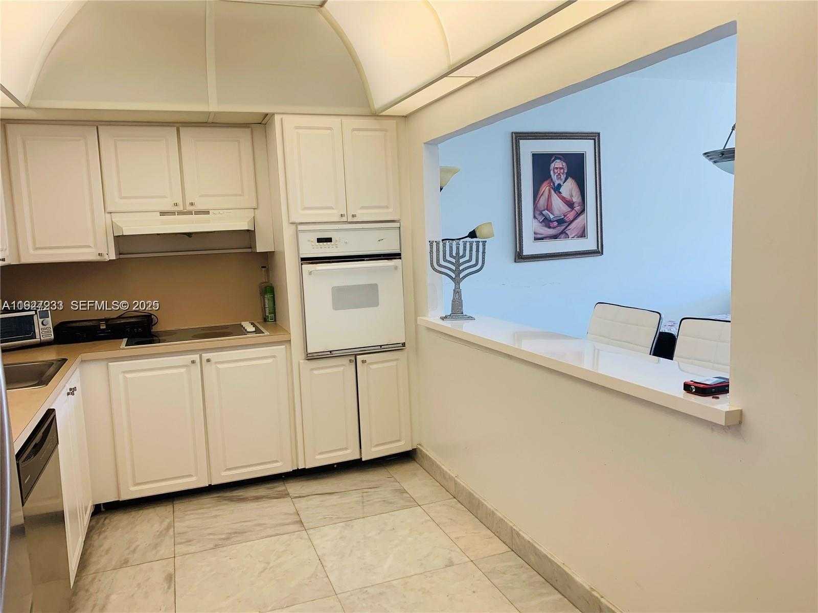 Small Image of 19380 COLLINS AVE #1423, Sunny Isles Beach Number 4