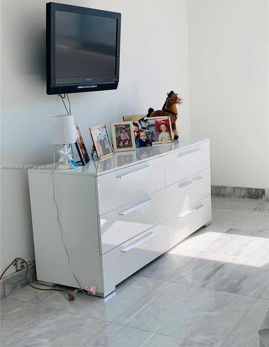 Small Image of 19380 COLLINS AVE #1423, Sunny Isles Beach Number 8