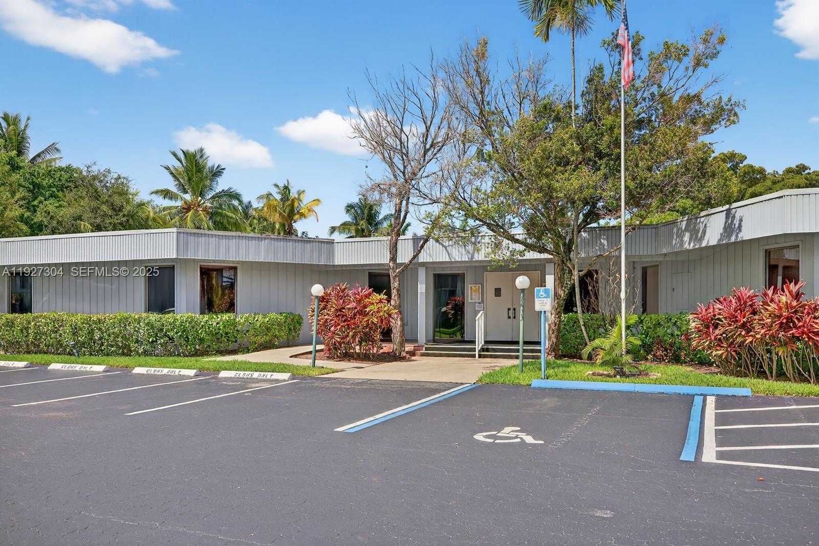 Small Image of 116 ROYAL PARK DR #4D, Oakland Park Number 29