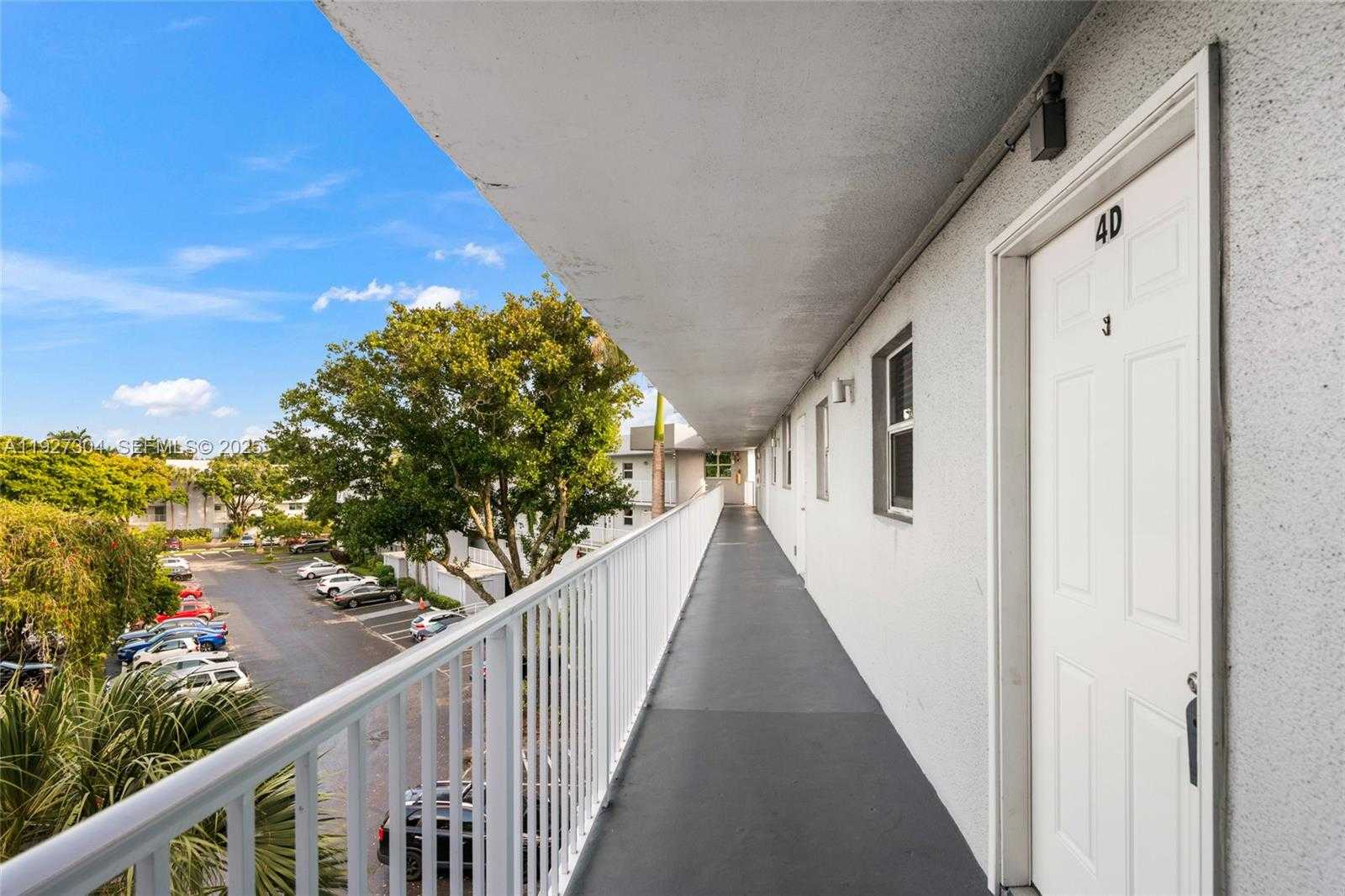 Small Image of 116 ROYAL PARK DR #4D, Oakland Park Number 4