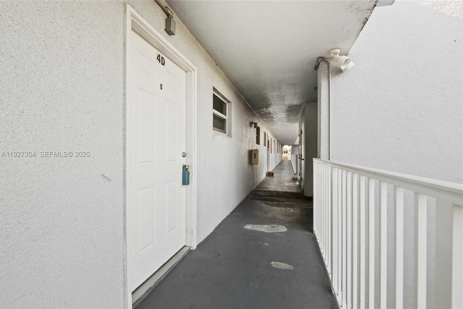 Small Image of 116 ROYAL PARK DR #4D, Oakland Park Number 5
