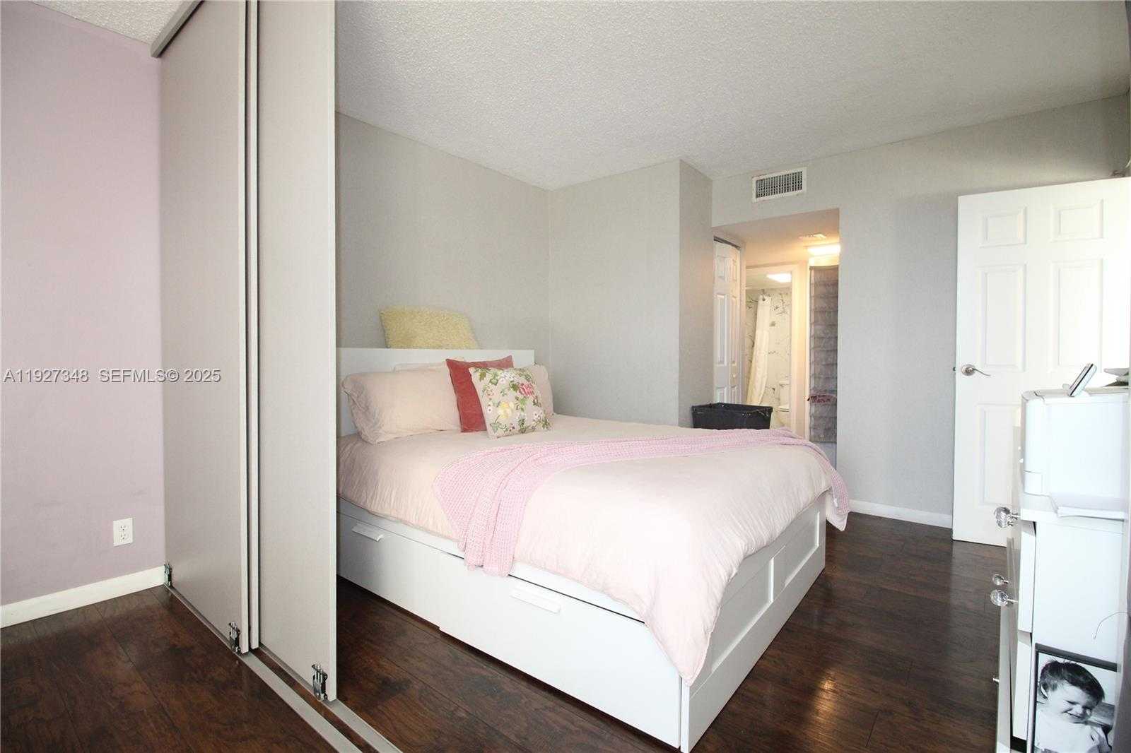 Small Image of 20379 WEST COUNTRY CLUB DR #2237, Aventura Number 11