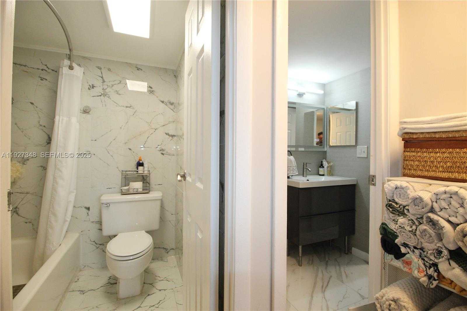 Small Image of 20379 WEST COUNTRY CLUB DR #2237, Aventura Number 14