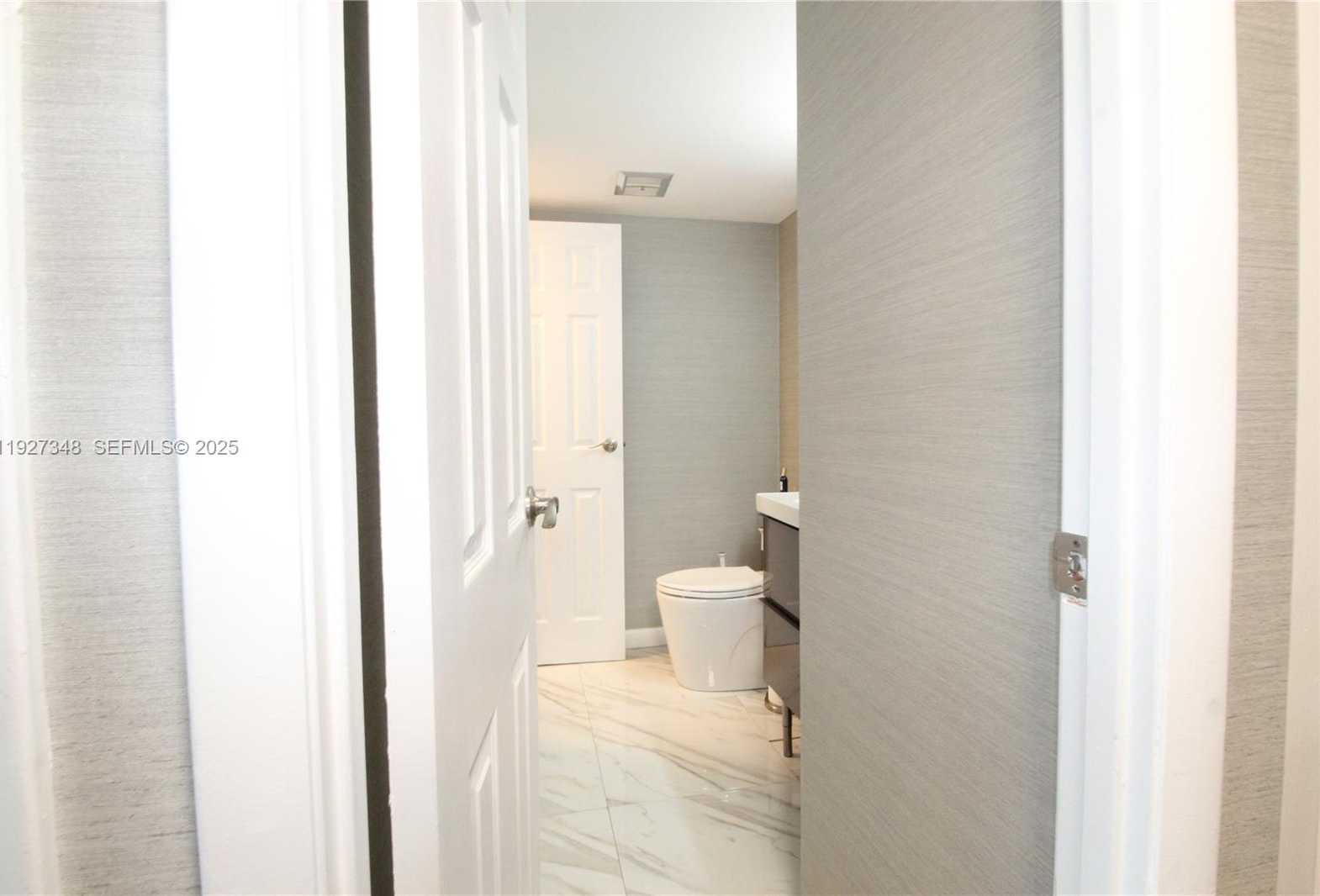 Small Image of 20379 WEST COUNTRY CLUB DR #2237, Aventura Number 16