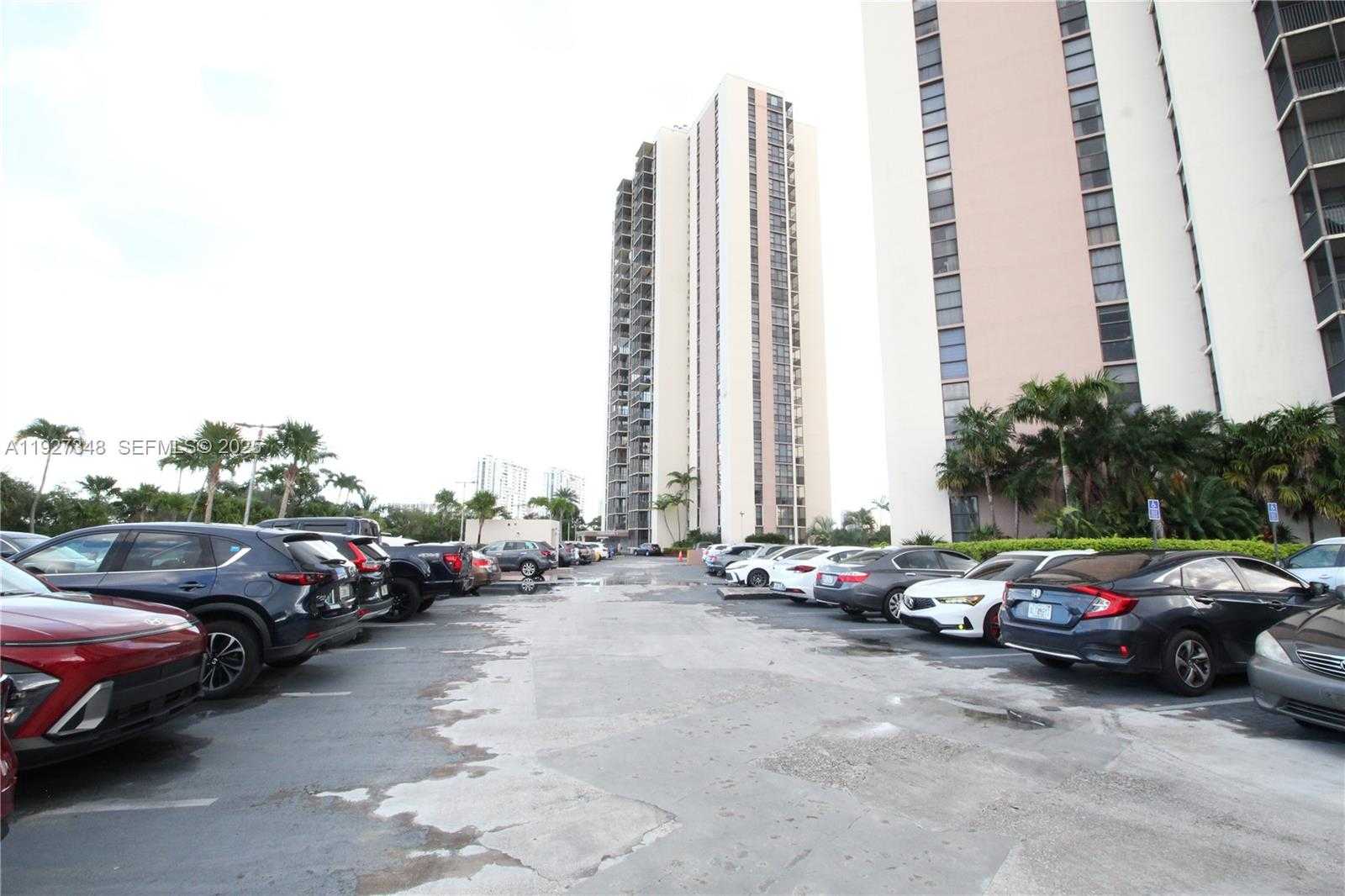 Small Image of 20379 WEST COUNTRY CLUB DR #2237, Aventura Number 34