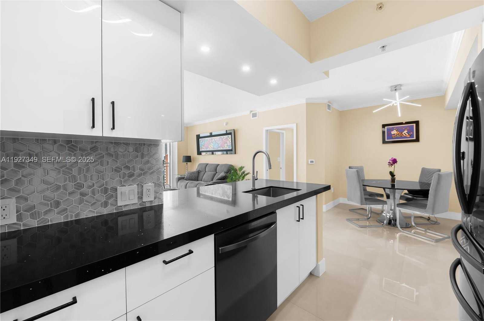 Small Image of 2000 NORTH BAYSHORE DR #1503, Miami Number 3