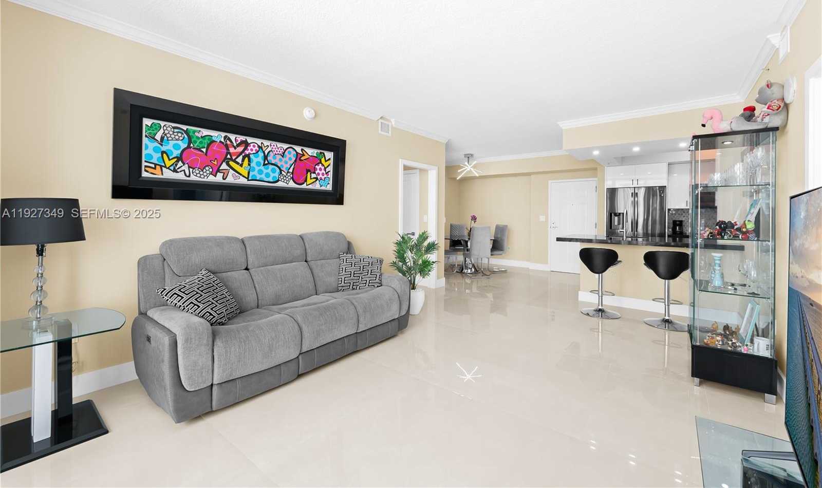 Small Image of 2000 NORTH BAYSHORE DR #1503, Miami Number 6