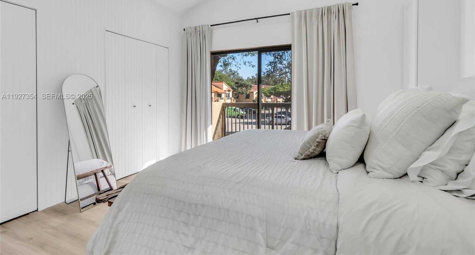 Small Image of 10080 SOUTH WEST 77TH CT, Miami Number 16