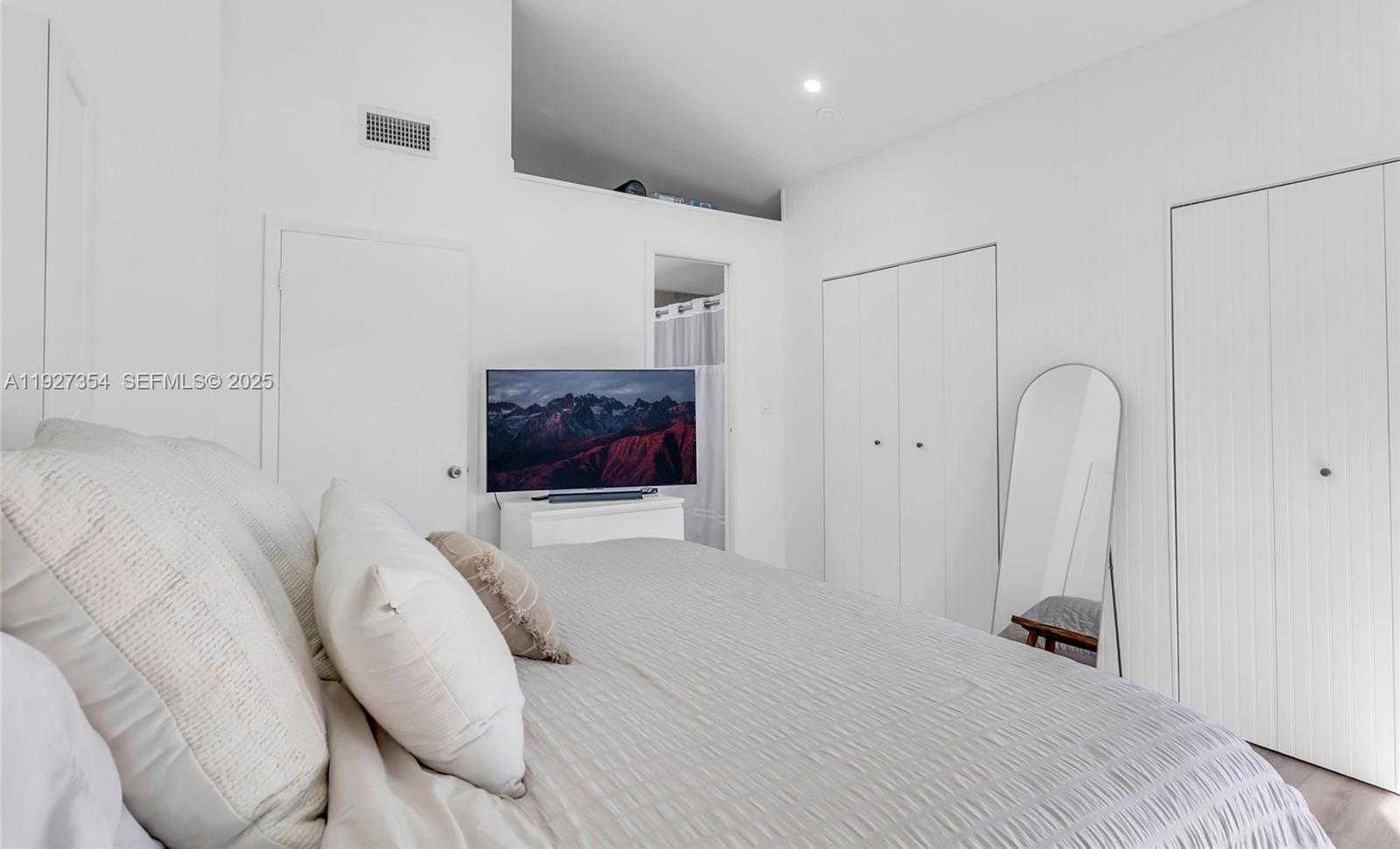 Small Image of 10080 SOUTH WEST 77TH CT, Miami Number 17