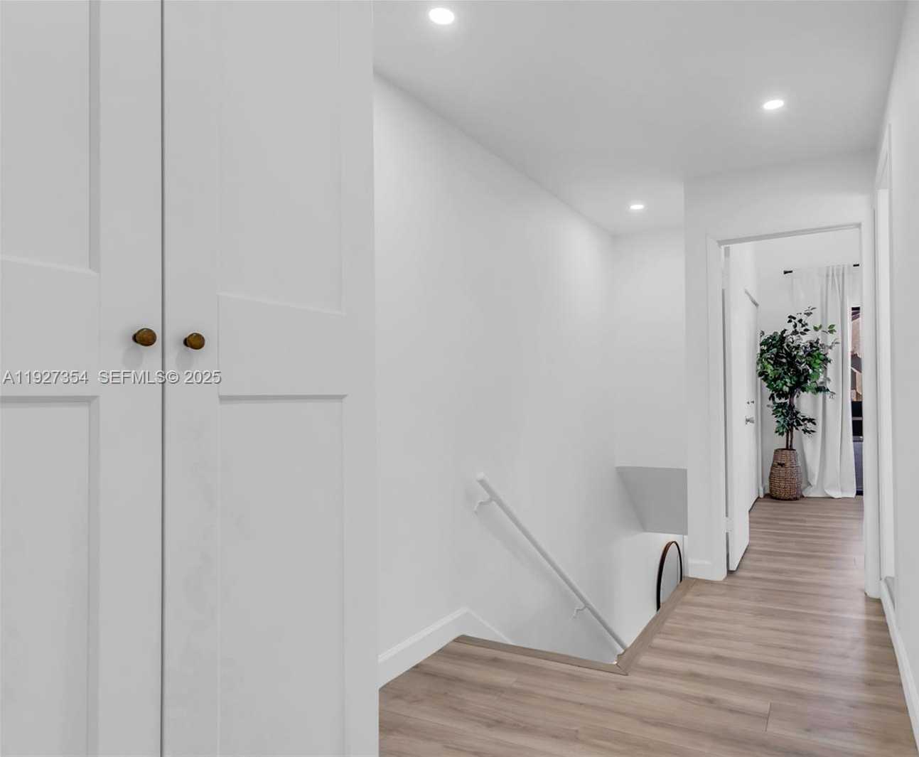 Small Image of 10080 SOUTH WEST 77TH CT, Miami Number 21