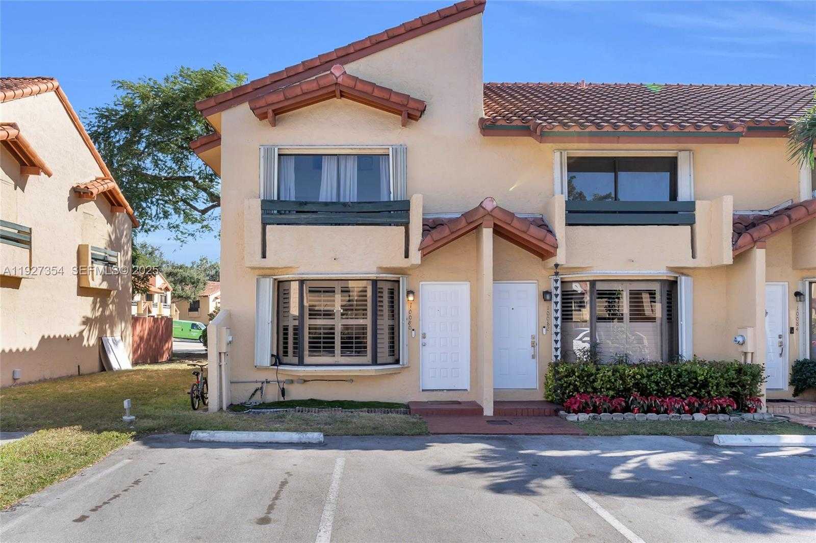 Small Image of 10080 SOUTH WEST 77TH CT, Miami Number 24