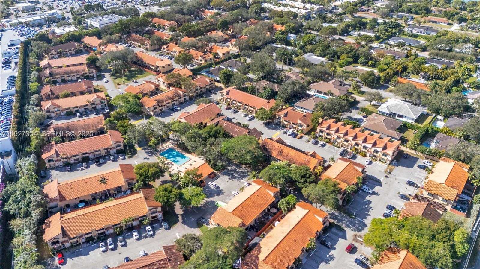 Small Image of 10080 SOUTH WEST 77TH CT, Miami Number 28