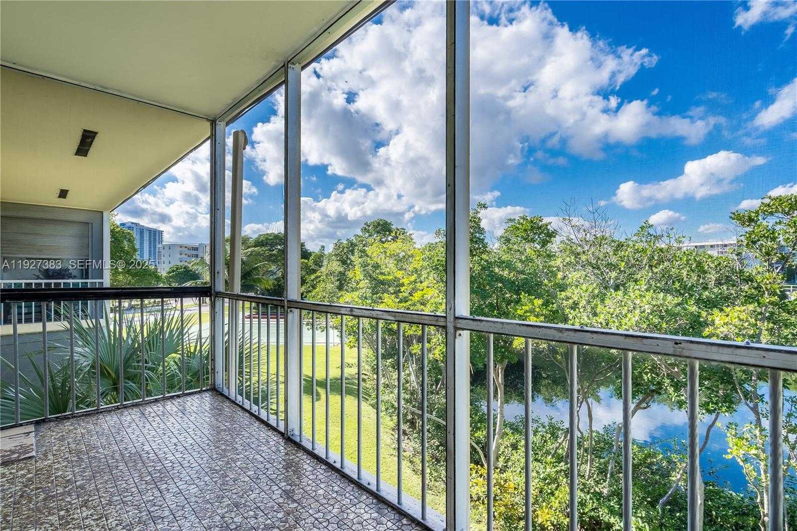 Small Image of 2929 POINT EAST #A-303, Aventura Number 26