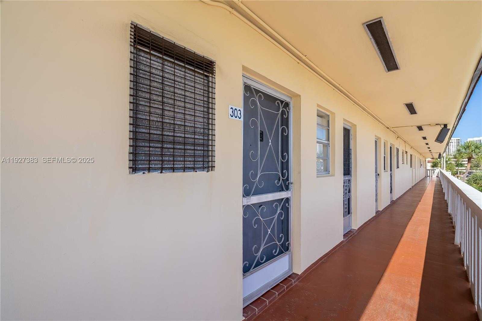 Small Image of 2929 POINT EAST #A-303, Aventura Number 34