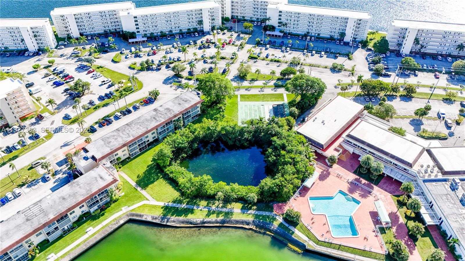 Small Image of 2929 POINT EAST #A-303, Aventura Number 36