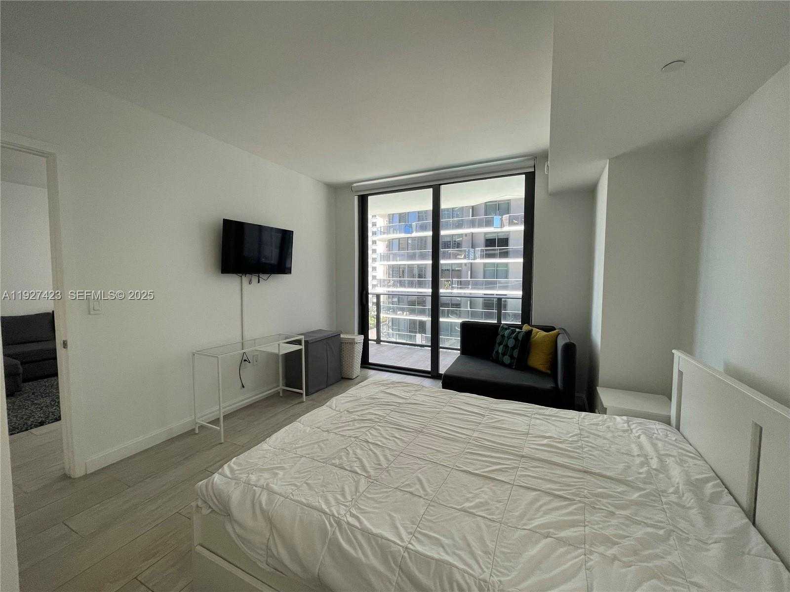 Small Image of 45 SOUTH WEST 9TH ST #1407, Miami Number 6