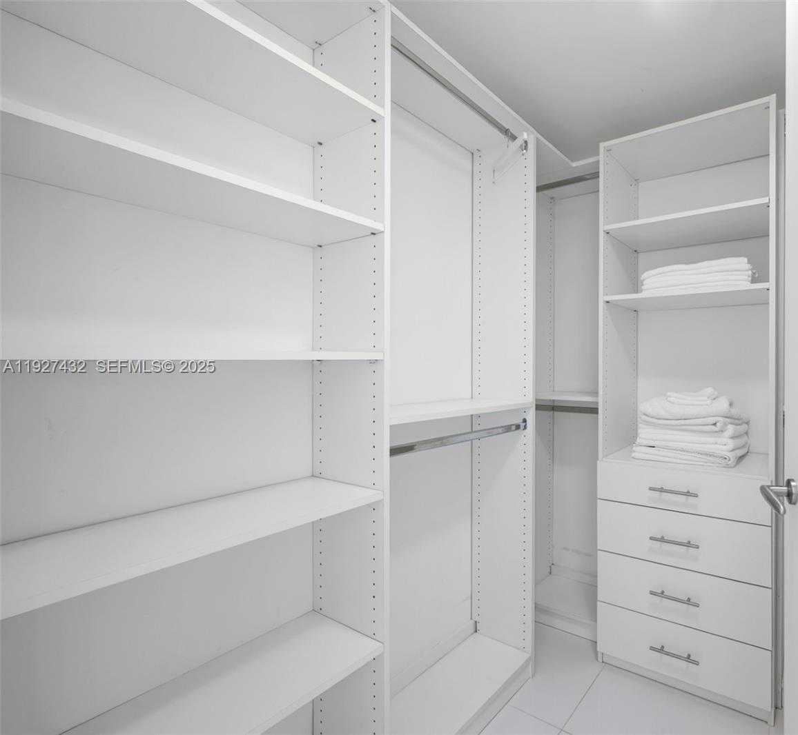 Imagen de Pequeño Objeto