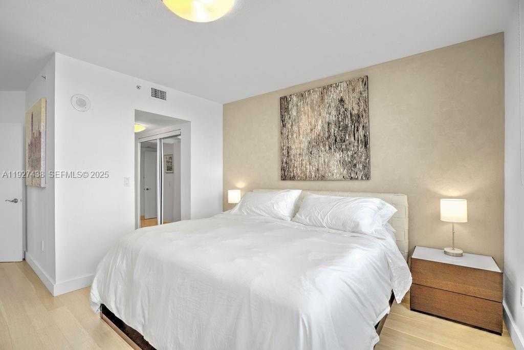 Small Image of 1625 KENNEDY CSWY #1004D, North Bay Village Number 10