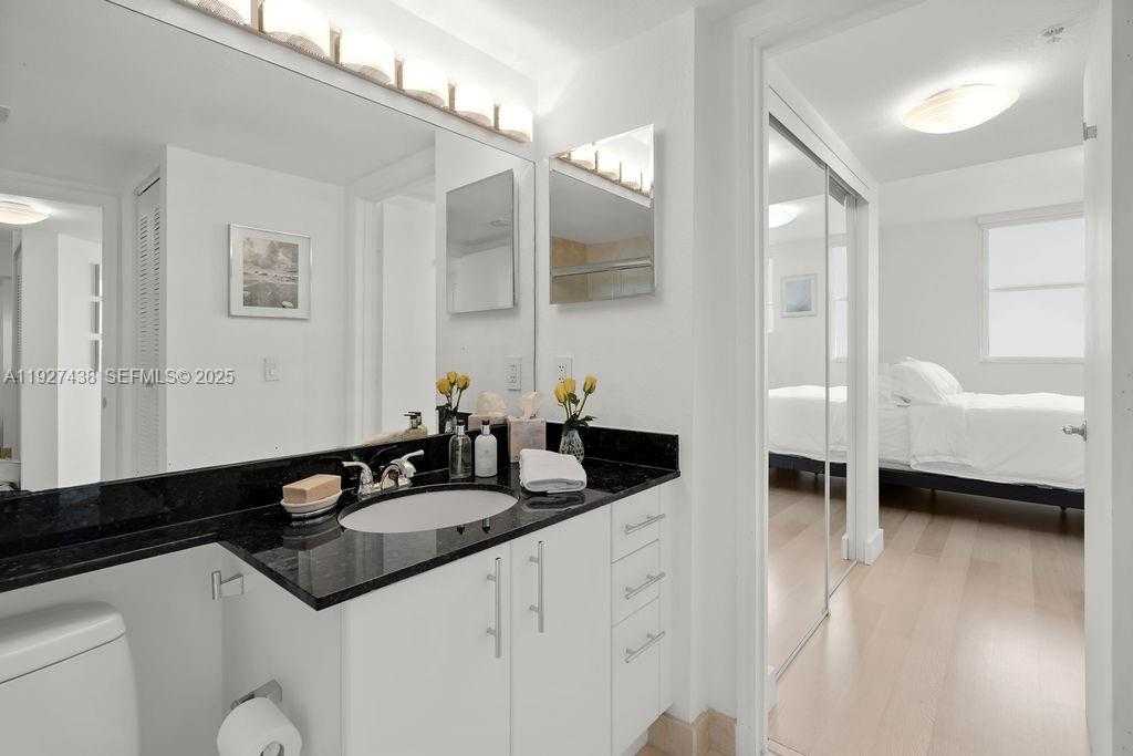 Small Image of 1625 KENNEDY CSWY #1004D, North Bay Village Number 11