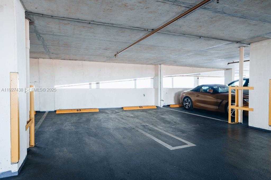 Small Image of 1625 KENNEDY CSWY #1004D, North Bay Village Number 16