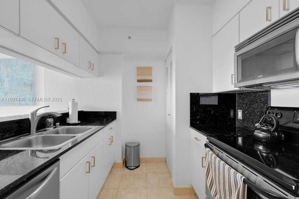 Small Image of 1625 KENNEDY CSWY #1004D, North Bay Village Number 6