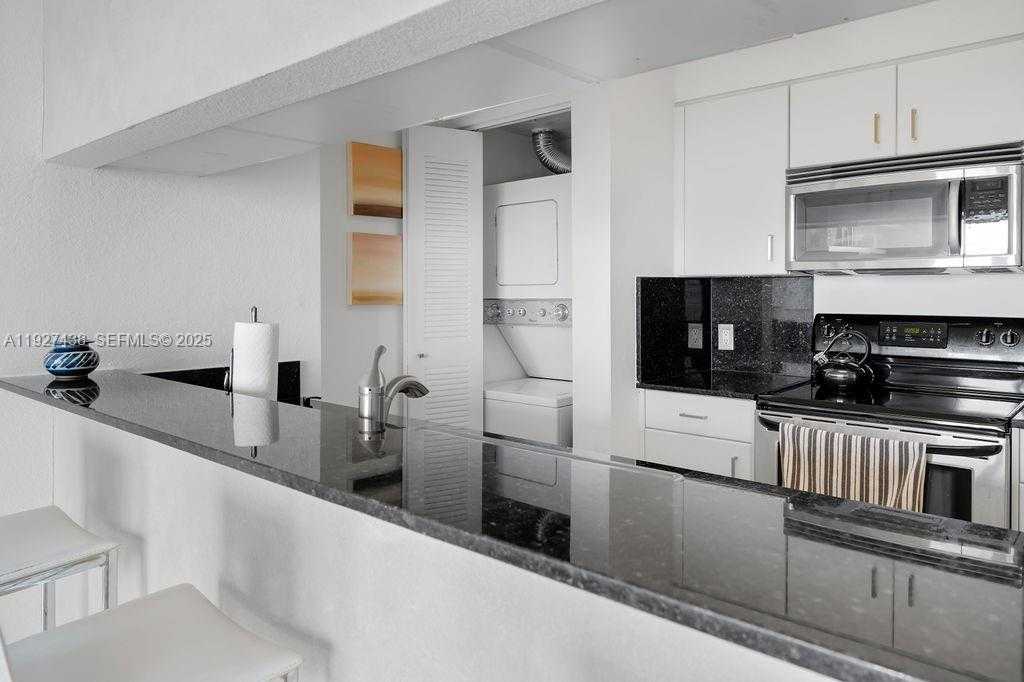 Small Image of 1625 KENNEDY CSWY #1004D, North Bay Village Number 7