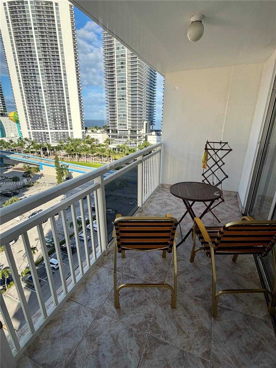 Small Image of 1849 SOUTH OCEAN DRIVE #1405, Hallandale Beach Number 13