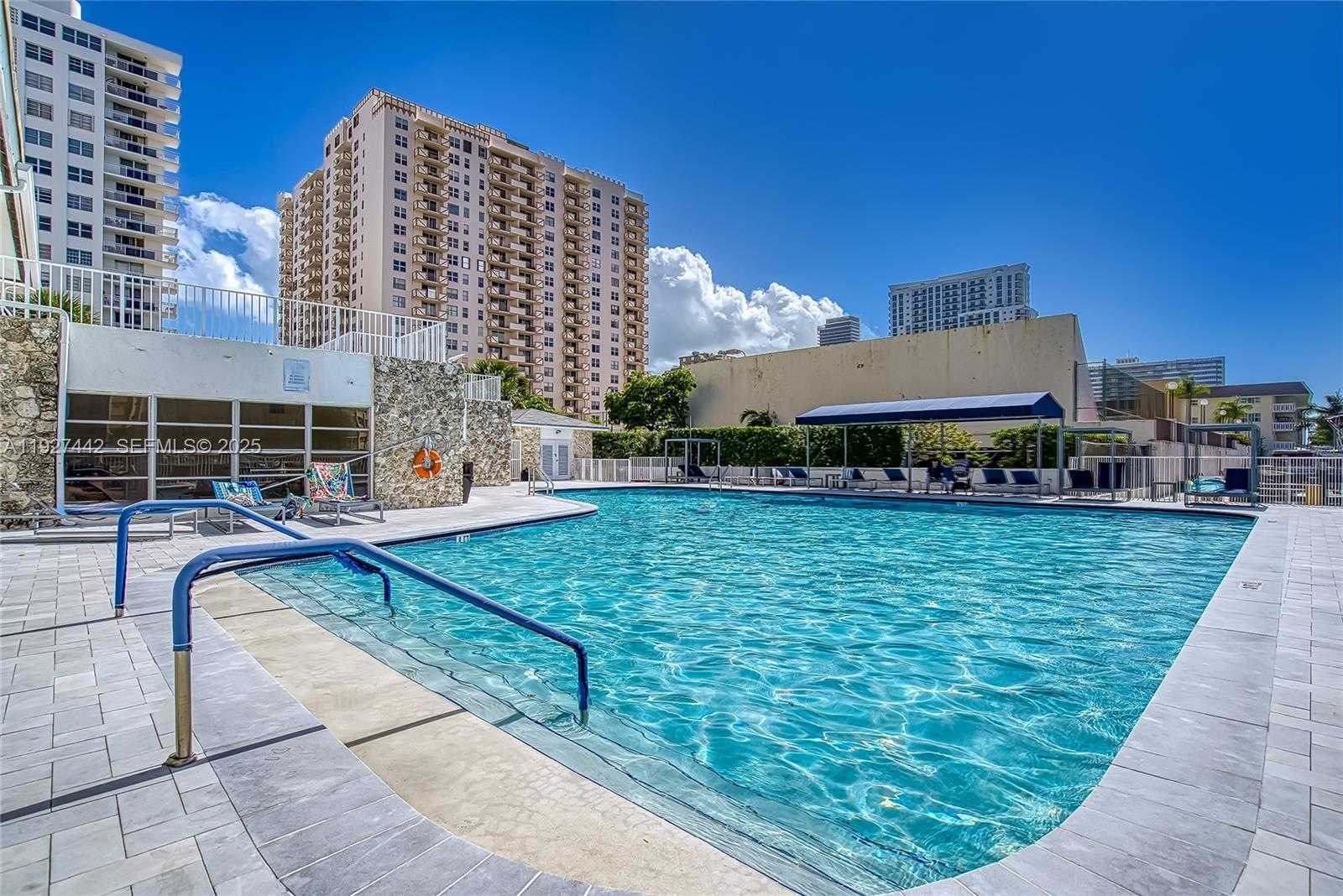 Small Image of 1849 SOUTH OCEAN DRIVE #1405, Hallandale Beach Number 4