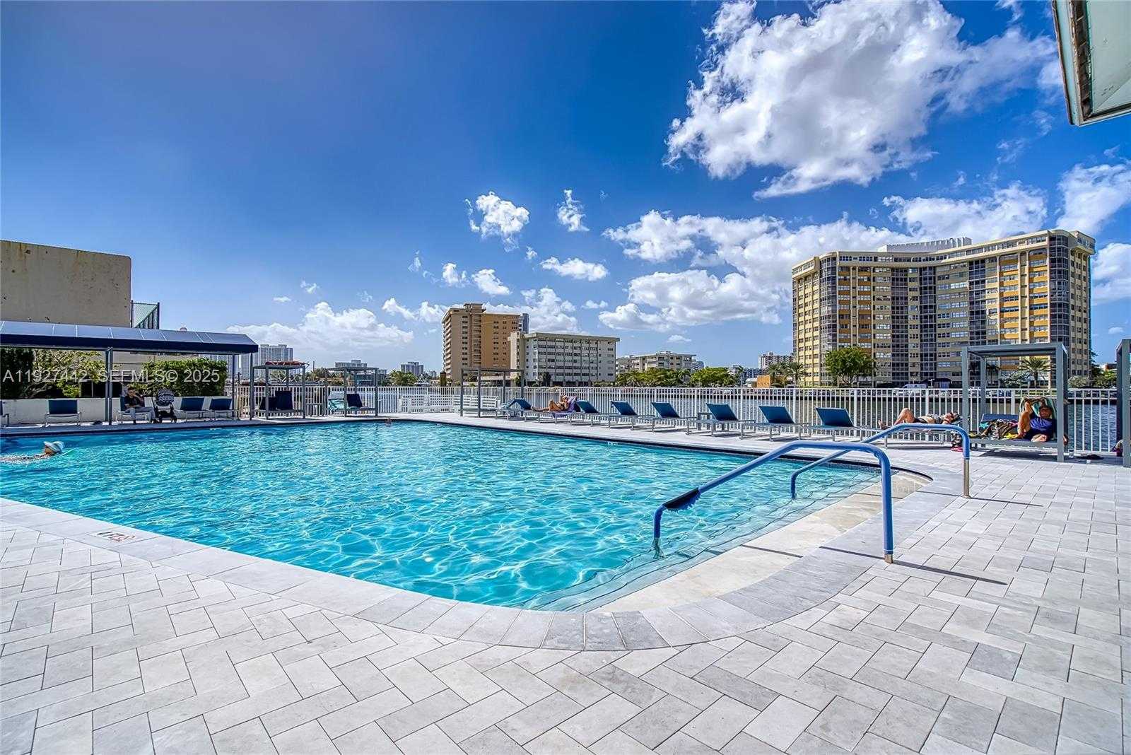 Small Image of 1849 SOUTH OCEAN DRIVE #1405, Hallandale Beach Number 5