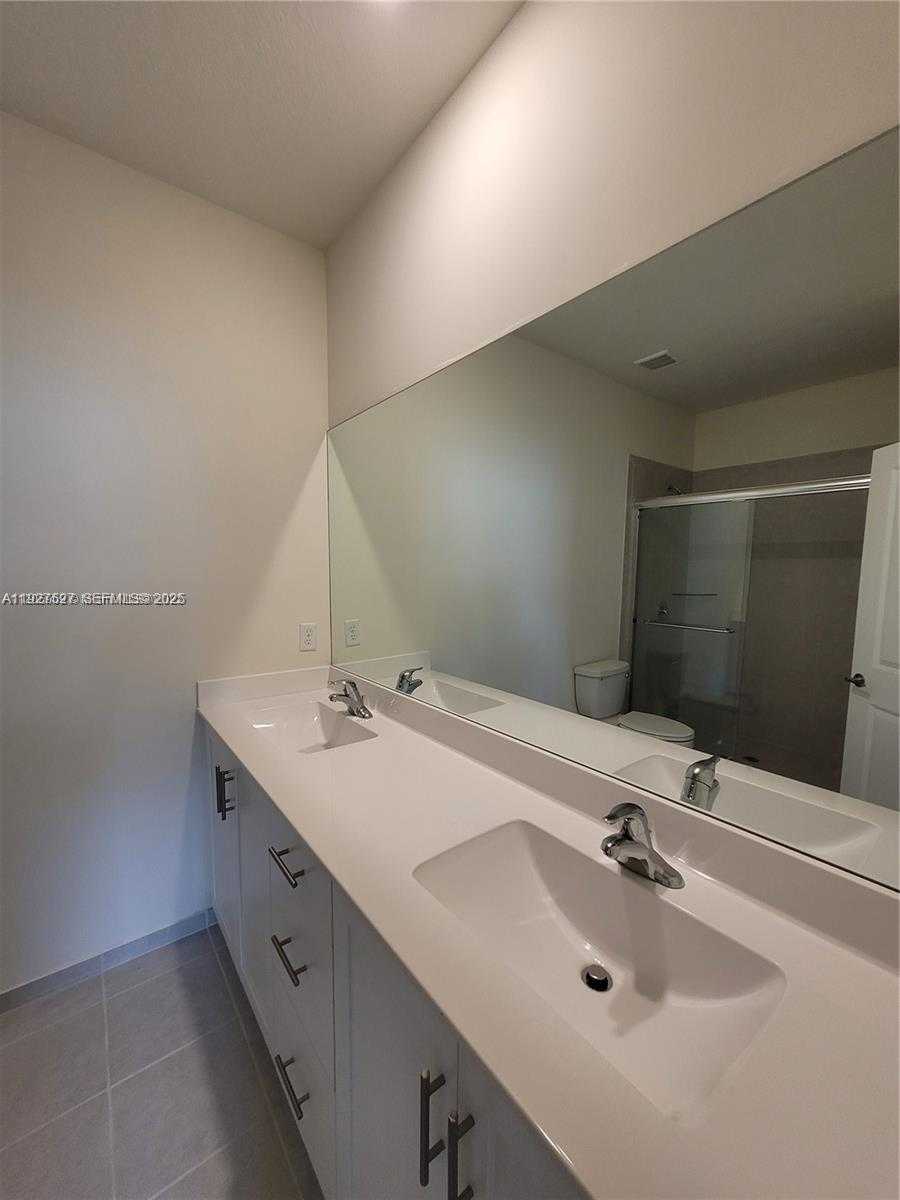 Small Image of 11125 WEST 33RD CT, Hialeah Number 16