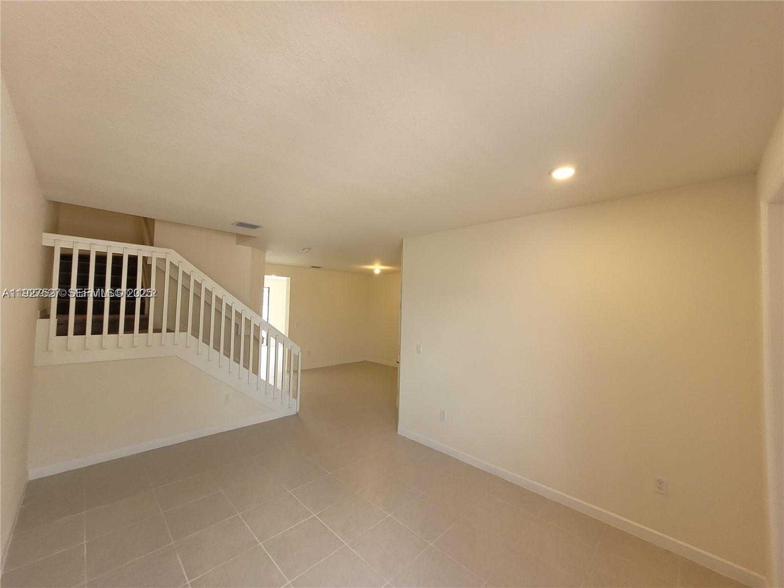 Small Image of 11125 WEST 33RD CT, Hialeah Number 3