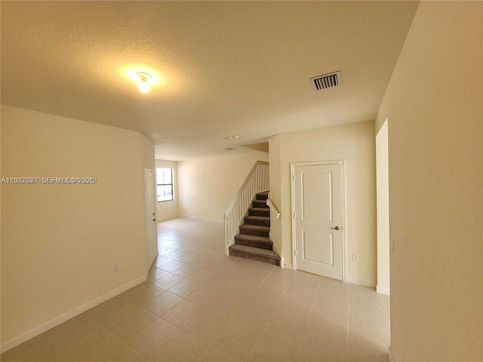 Small Image of 11125 WEST 33RD CT, Hialeah Number 4