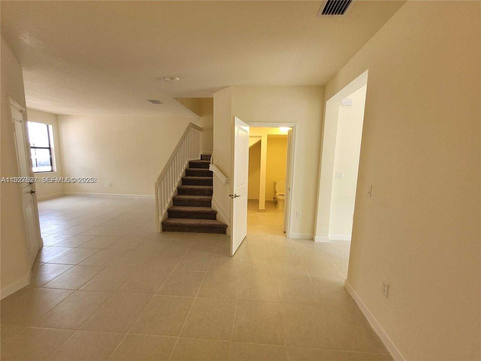 Small Image of 11125 WEST 33RD CT, Hialeah Number 5