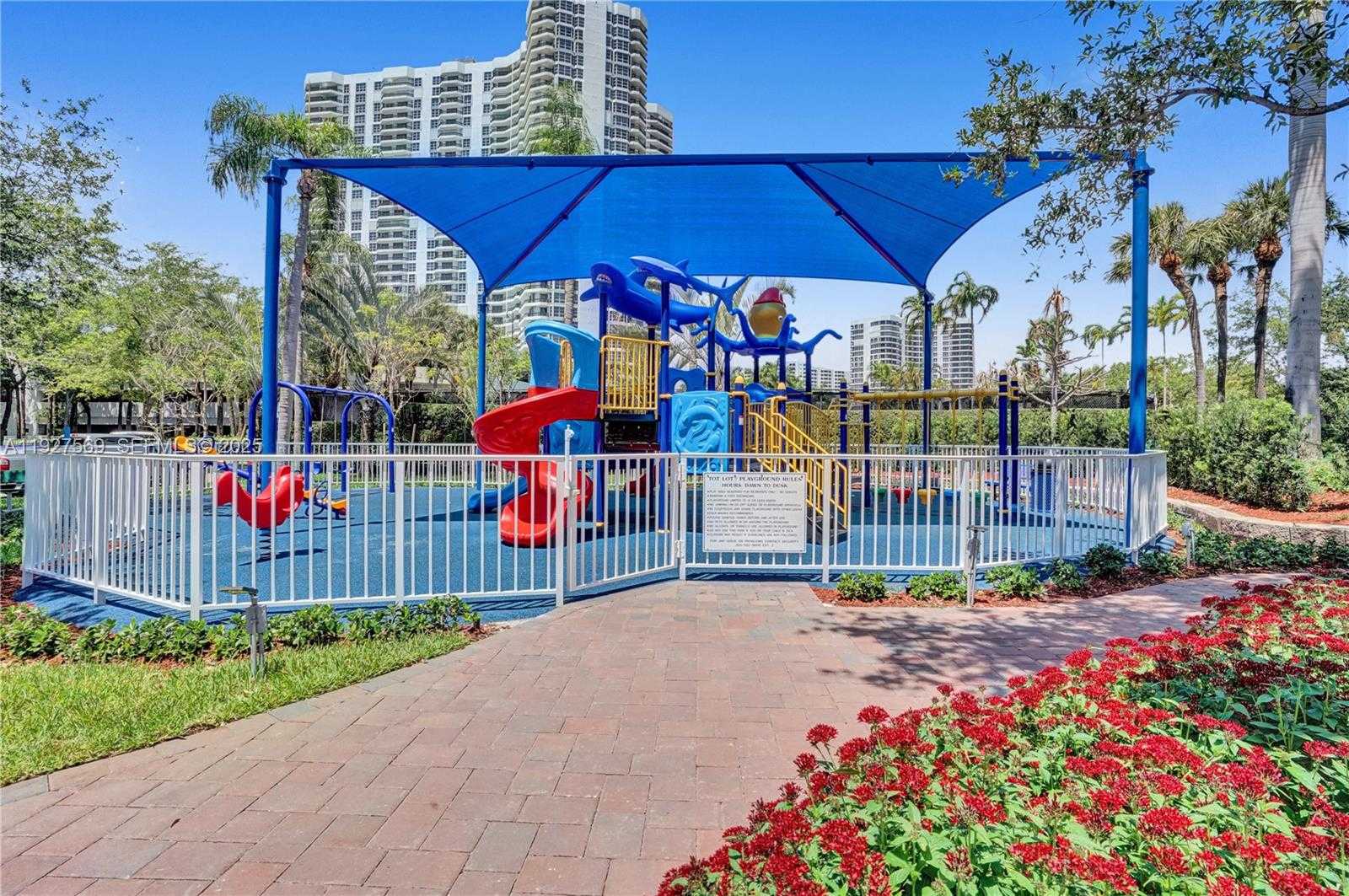 Imagen de Pequeño Objeto