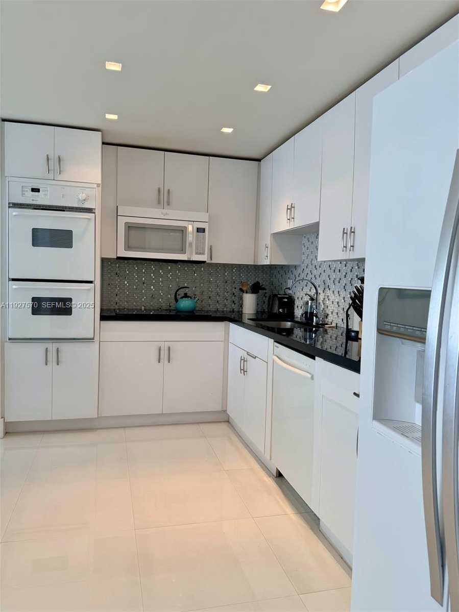 Small Image of 19370 COLLINS AVE #902, Sunny Isles Beach Number 4