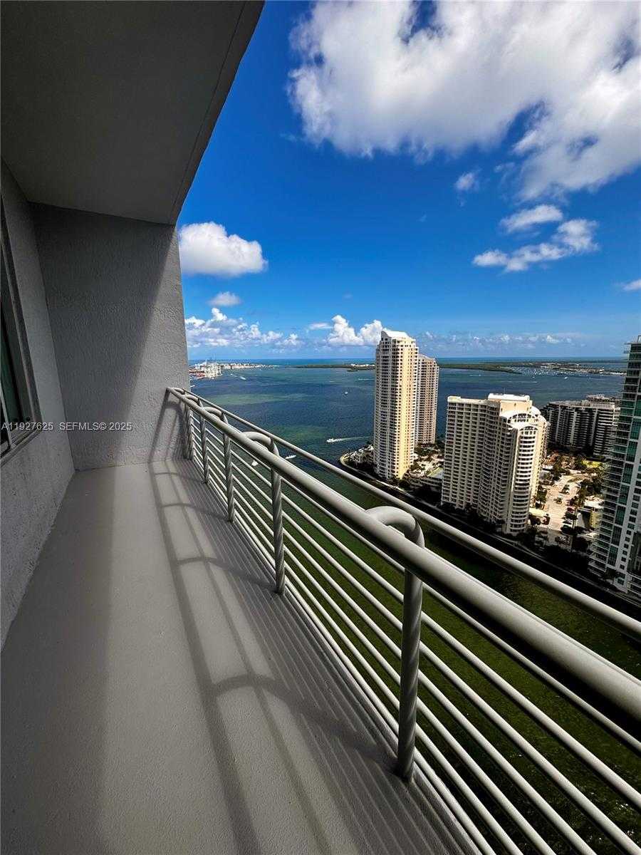 Small Image of 325 SOUTH BISCAYNE BLVD #LPH 17, Miami Number 22