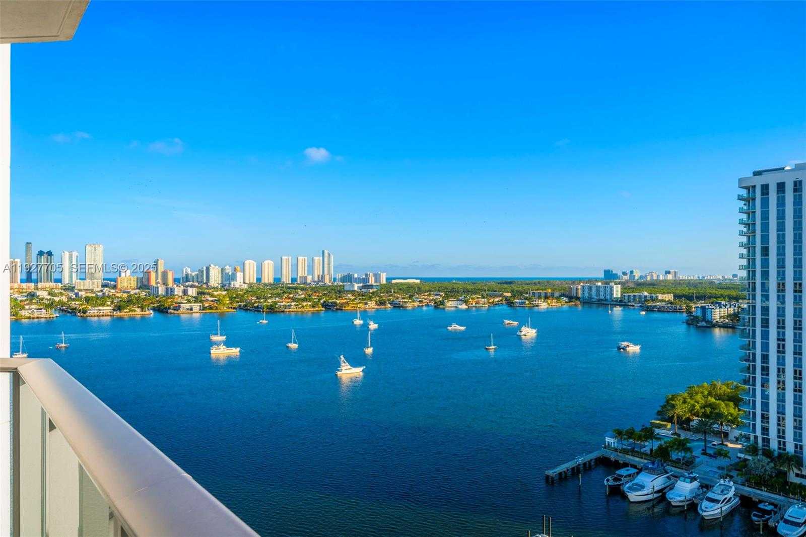 Small Image of 17301 BISCAYNE BLVD #1803, North Miami Beach Number 1