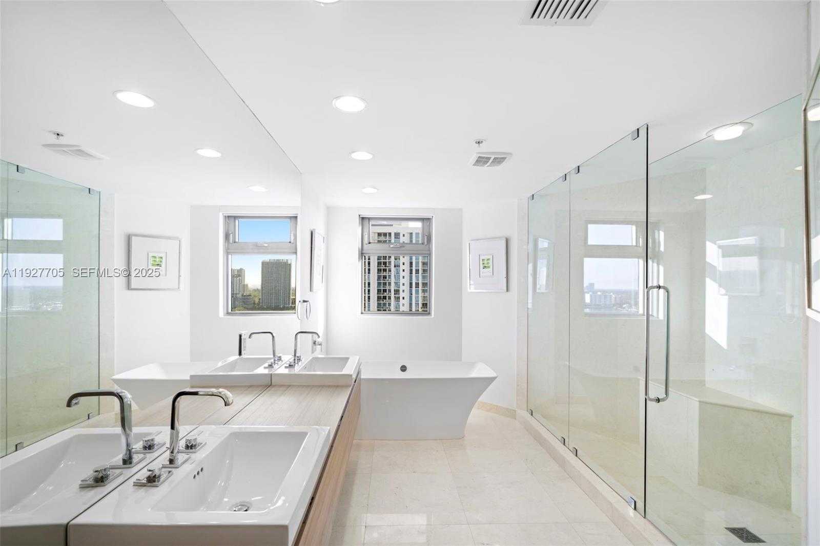 Small Image of 17301 BISCAYNE BLVD #1803, North Miami Beach Number 12