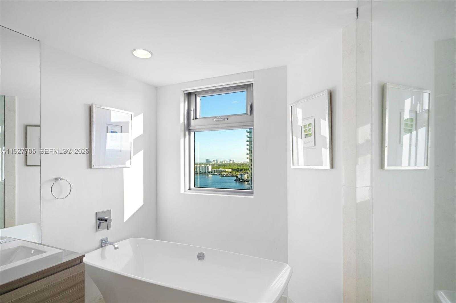 Small Image of 17301 BISCAYNE BLVD #1803, North Miami Beach Number 13