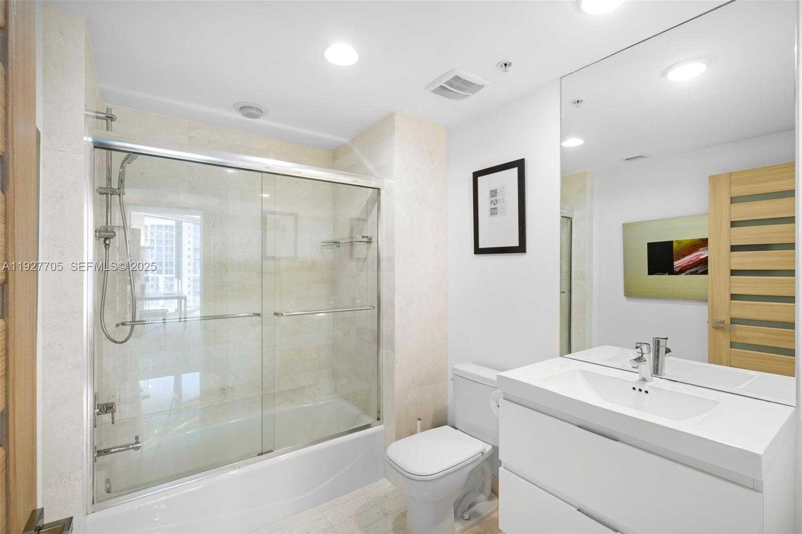 Small Image of 17301 BISCAYNE BLVD #1803, North Miami Beach Number 17