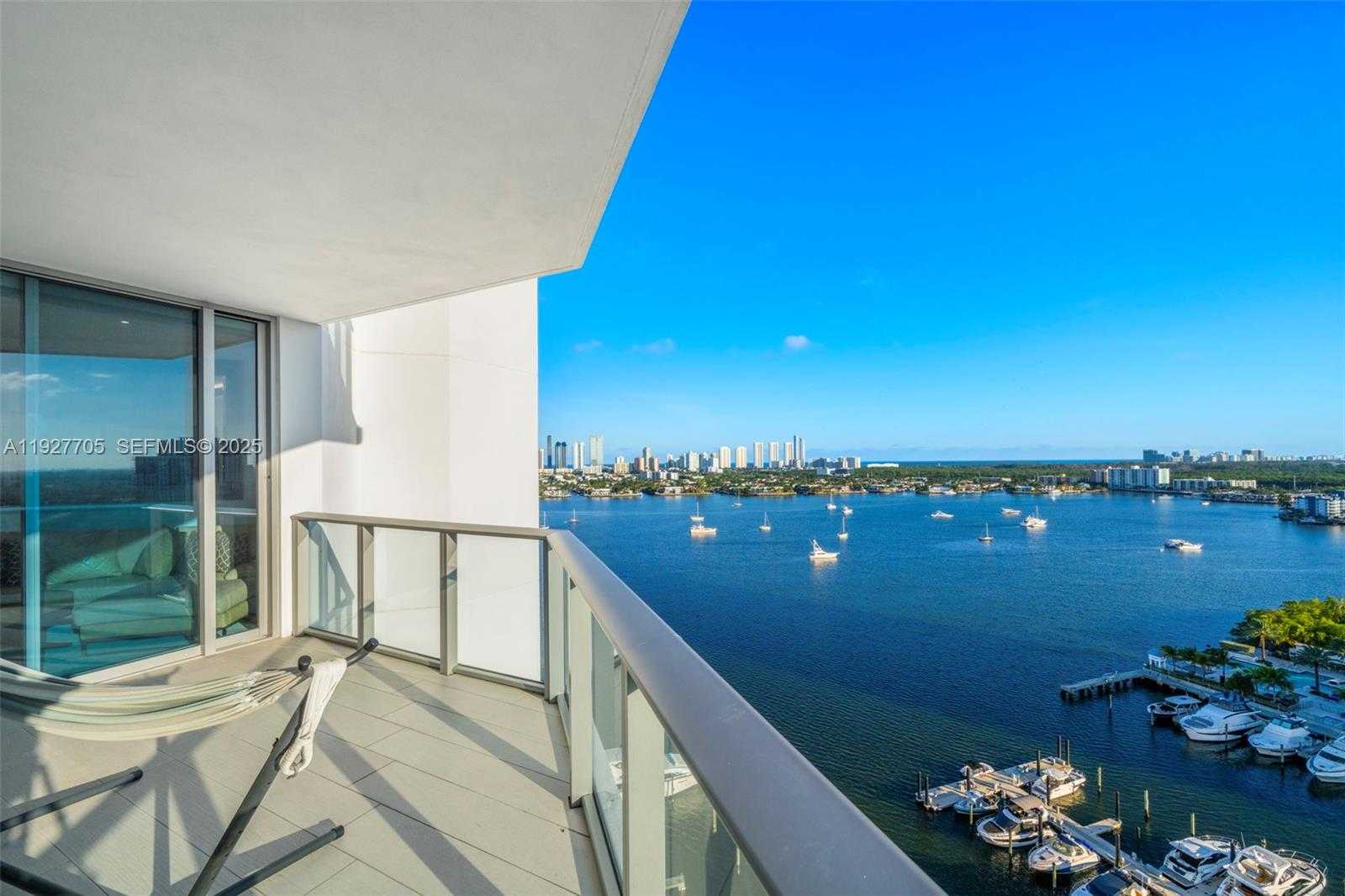 Small Image of 17301 BISCAYNE BLVD #1803, North Miami Beach Number 3
