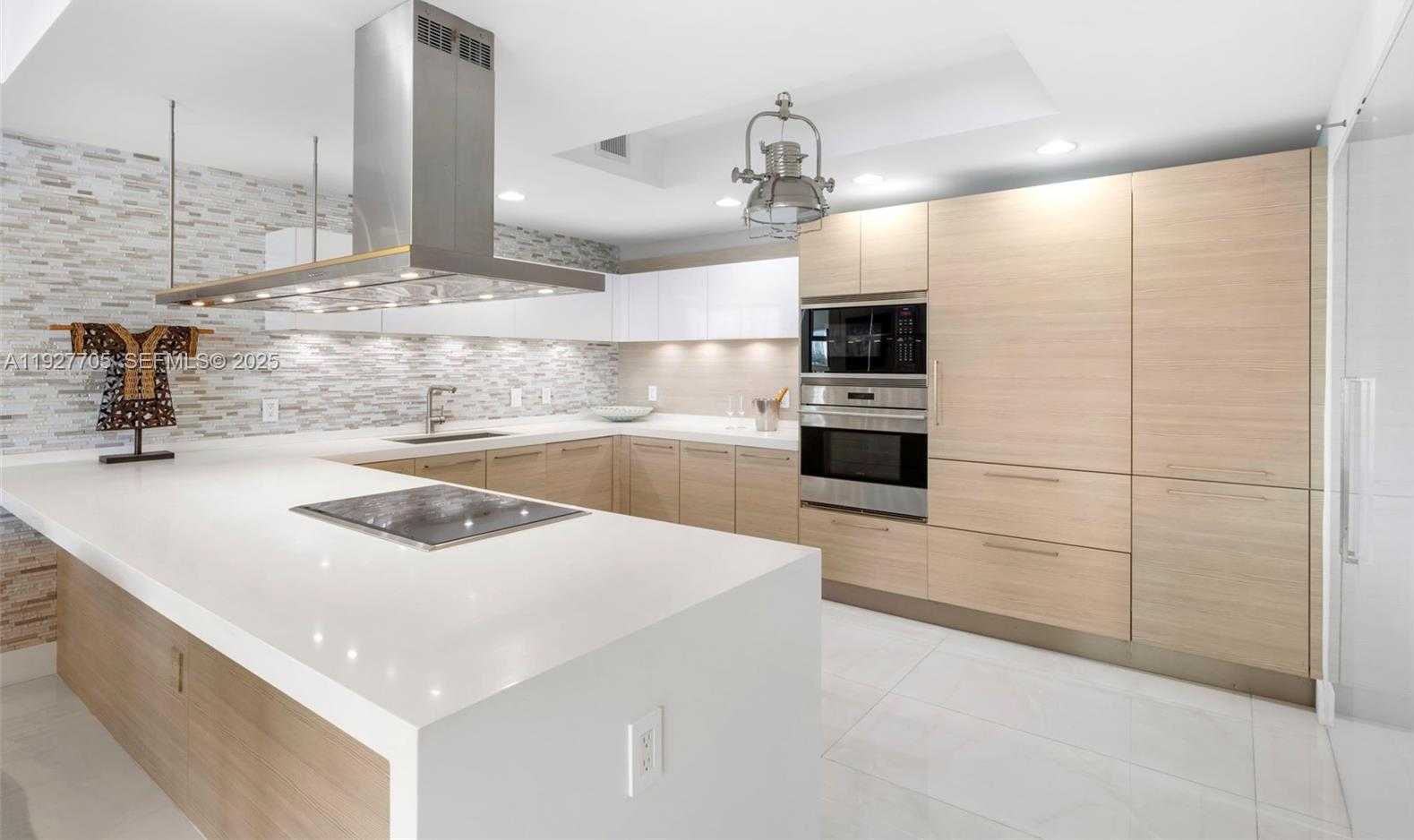 Small Image of 17301 BISCAYNE BLVD #1803, North Miami Beach Number 4