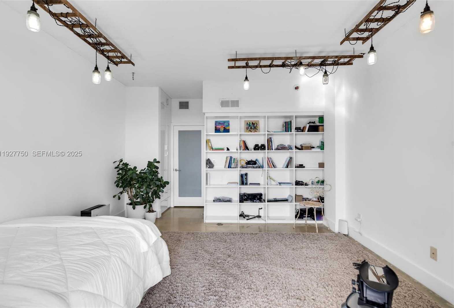 Small Image of 5701 BISCAYNE BLVD #PH-9, Miami Number 28