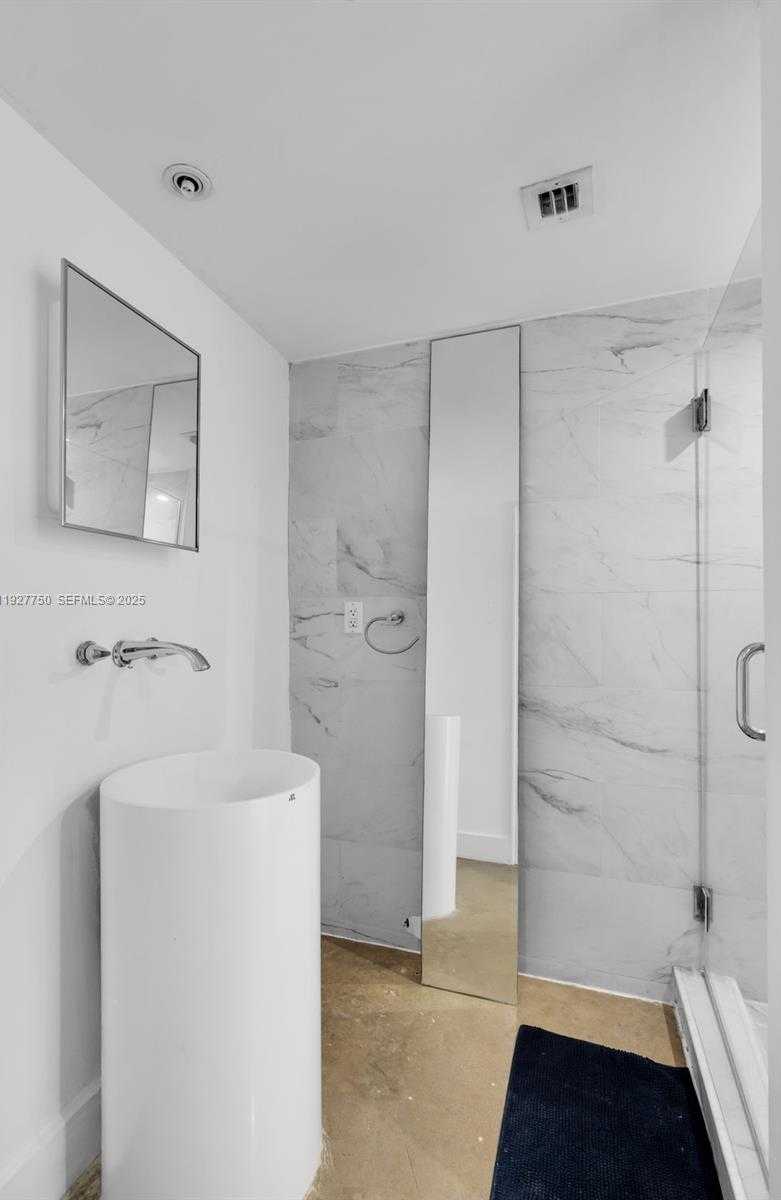 Small Image of 5701 BISCAYNE BLVD #PH-9, Miami Number 29