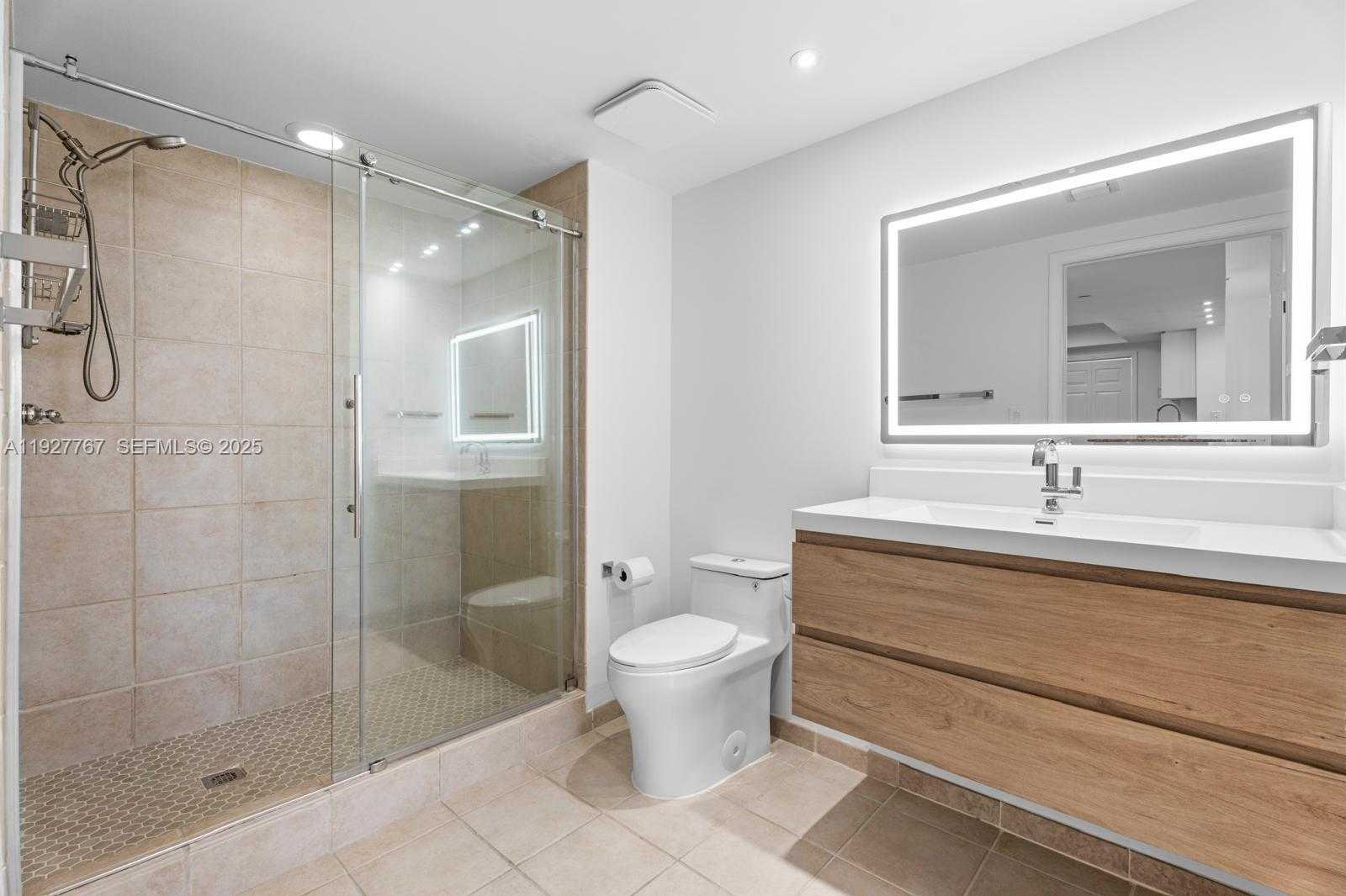 Small Image of 19501 WEST COUNTRY CLUB DR #1710, Aventura Number 17