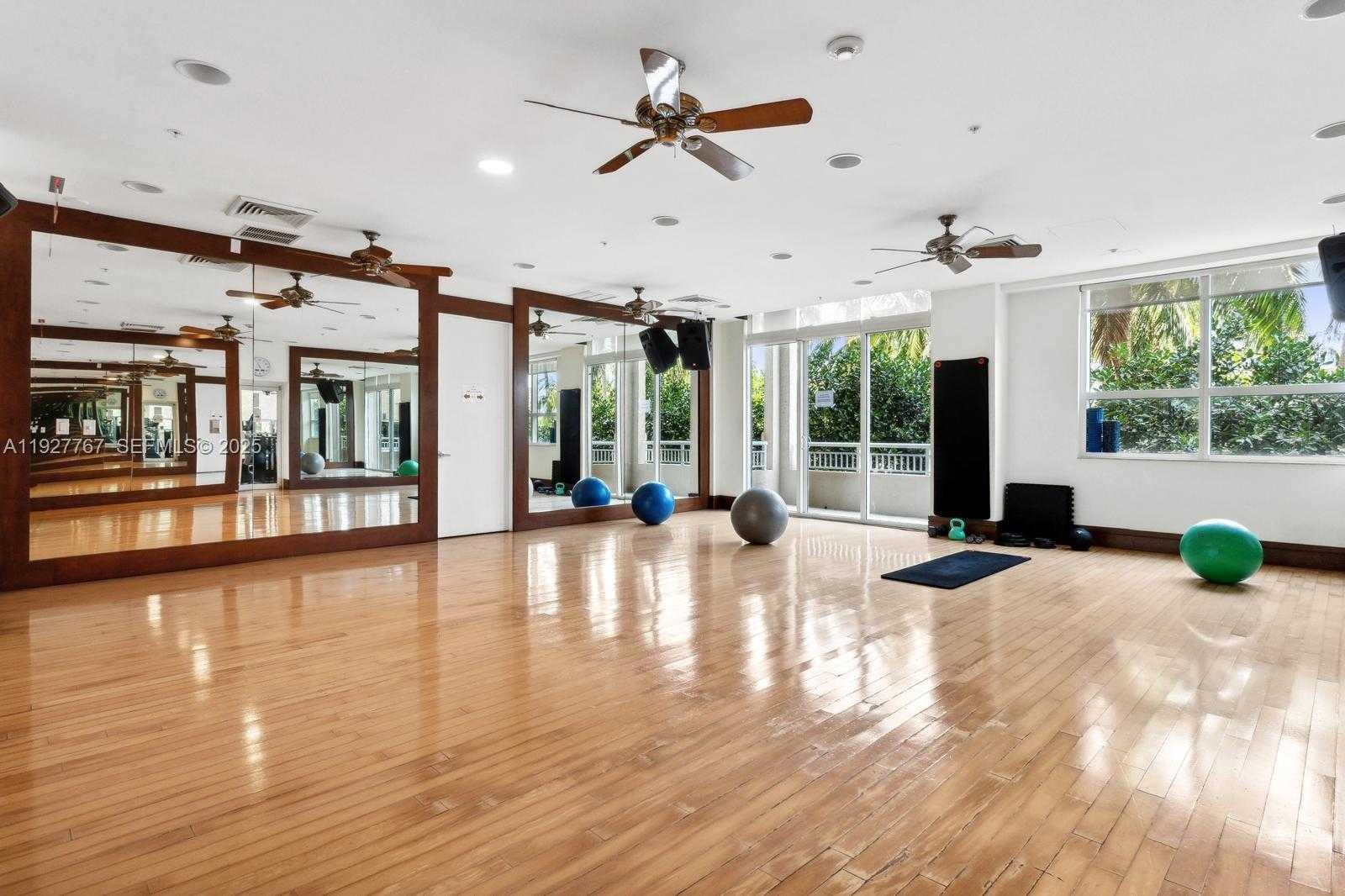 Small Image of 19501 WEST COUNTRY CLUB DR #1710, Aventura Number 26