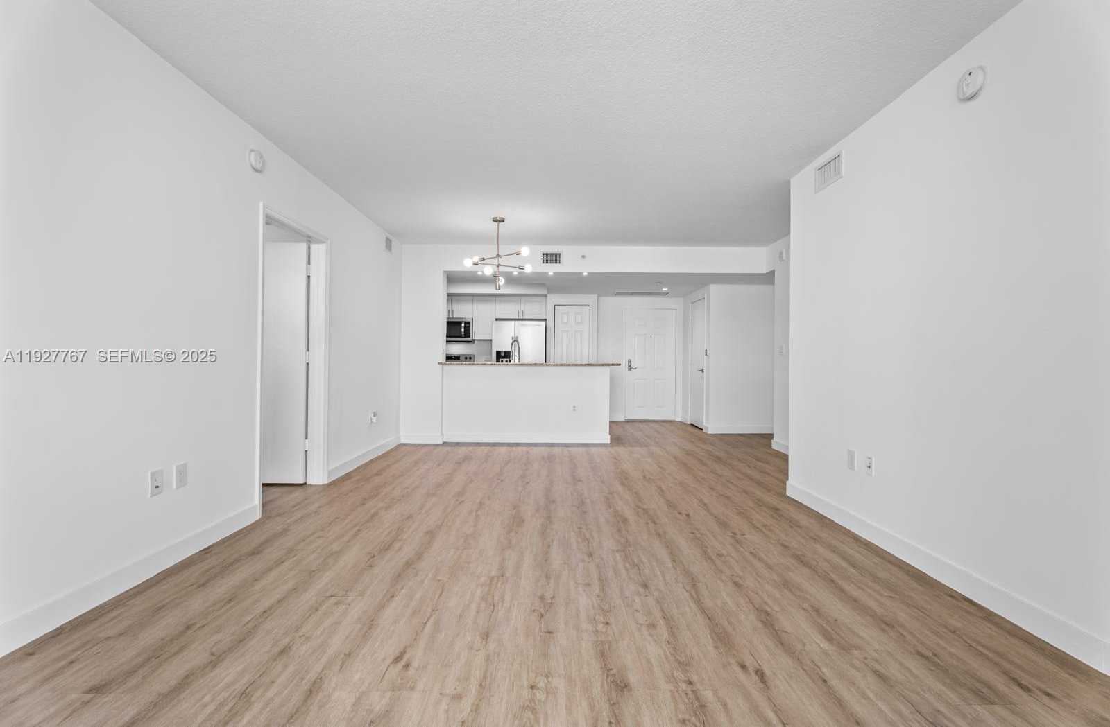 Small Image of 19501 WEST COUNTRY CLUB DR #1710, Aventura Number 4