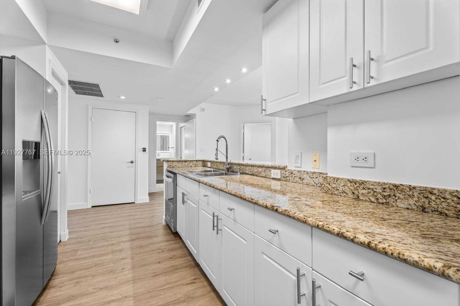 Small Image of 19501 WEST COUNTRY CLUB DR #1710, Aventura Number 9