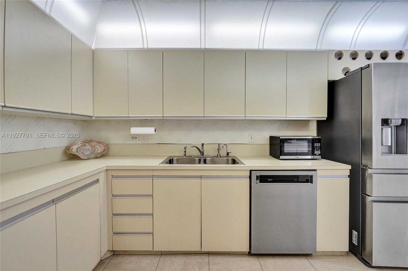 Small Image of 1201 SOUTH OCEAN DR #1601S, Hollywood Number 17